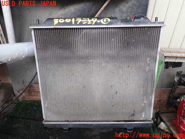 5UPJ-30012321]デリカ スペースギア(PD6W)ラジエーター1 中古_m0001.jpg