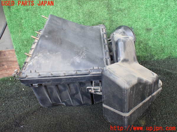 1UPJ-30012560]デリカ スペースギア(PD6W)エアクリーナーボックス 中古_m0002.jpg