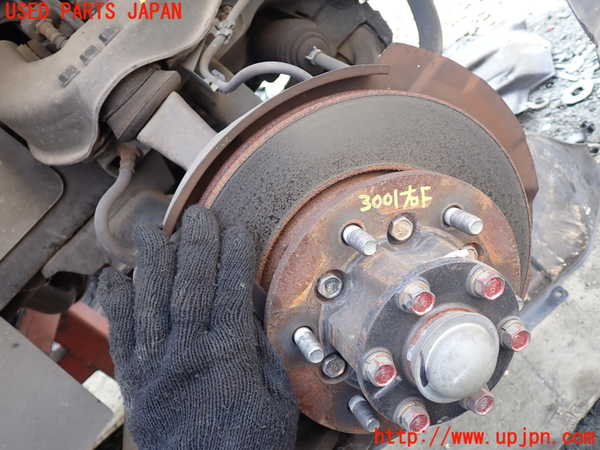 1UPJ-30014290]デリカ スペースギア(PD6W)右フロントナックルハブ 中古_m0001.jpg