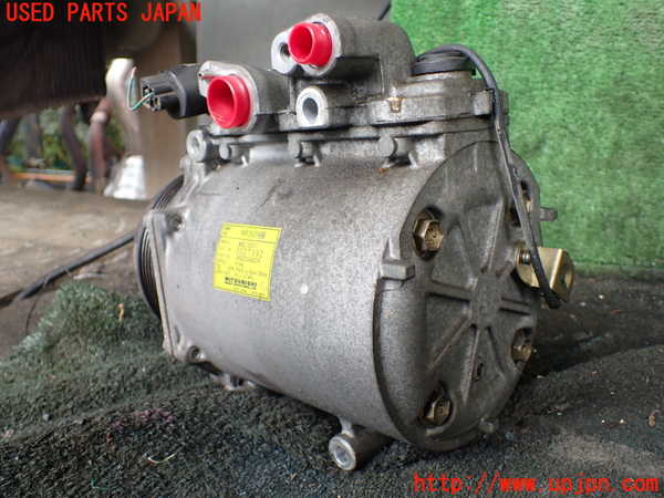 1UPJ-30016025]デリカ スペースギア(PD6W)エアコンコンプレッサー 中古_m0002.jpg