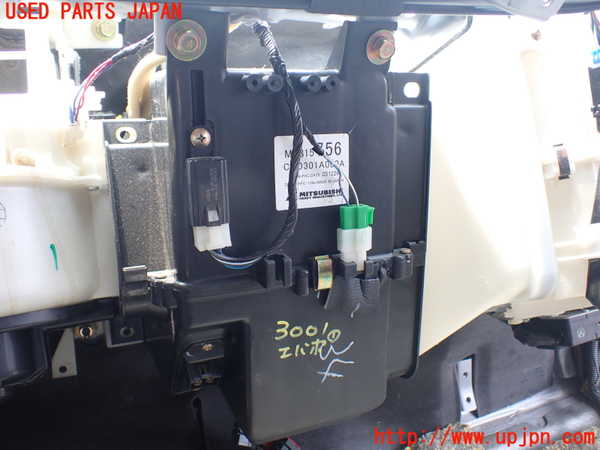 1UPJ-30016081]デリカ スペースギア(PD6W)エバポレーター1(フロント) 中古_m0001.jpg