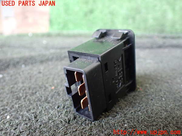 1UPJ-30016310]デリカ スペースギア(PD6W)スイッチ5(熱線) 中古_m0002.jpg