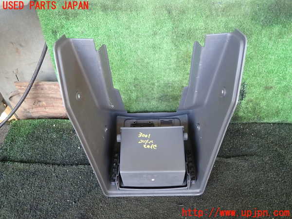 1UPJ-30017549]デリカ スペースギア(PD6W)コンソール 中古_m0003.jpg