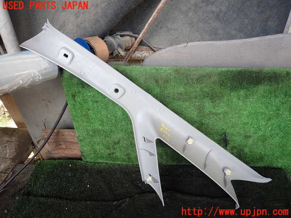 1UPJ-30017655]デリカ スペースギア(PD6W)右フロントピラートリム 中古_m0003.jpg