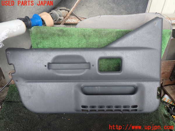 5UPJ-30021264]ジープ・ラングラー(TJ40S)左ドア内張り 中古_m0001.jpg
