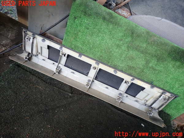 1UPJ-30031050]デリカ スターワゴン(P25W)ラジエターグリル 中古_m0003.jpg