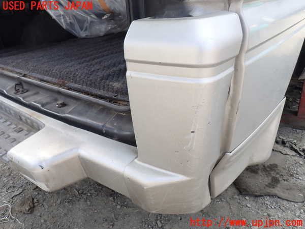 5UPJ-30031610]デリカ スターワゴン(P25W)リアバンパー 中古_m0002.jpg