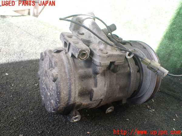 5UPJ-30036025]デリカ スターワゴン(P25W)エアコンコンプレッサー 中古_m0002.jpg
