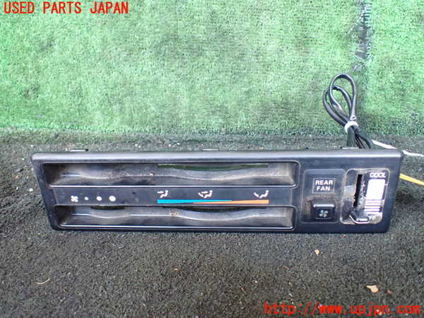 1UPJ-30036310]デリカ スターワゴン(P25W)スイッチ5 (リヤエアコン) 中古_m0001.jpg