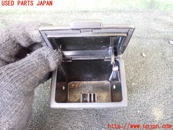 1UPJ-30037822]デリカ スターワゴン(P25W)灰皿2 中古_m0002.jpg