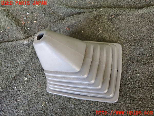 1UPJ-30037575]デリカ スターワゴン(P25W)シフトブーツ 中古_m0001.jpg