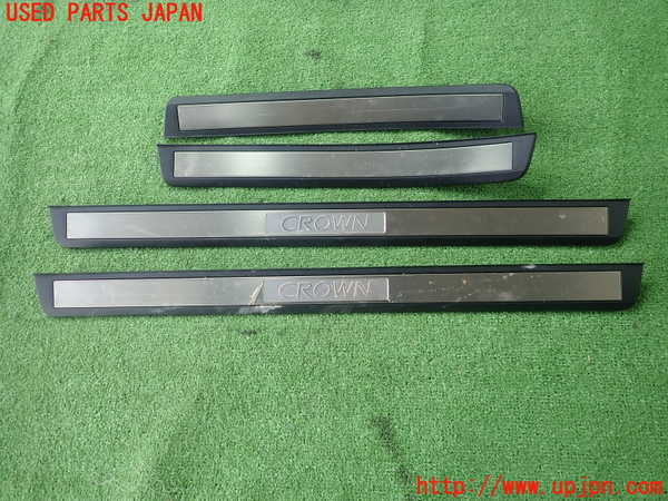1UPJ-30047740]クラウン アスリート ハイブリッド(AWS210)スカッフプレート 中古_m0001.jpg