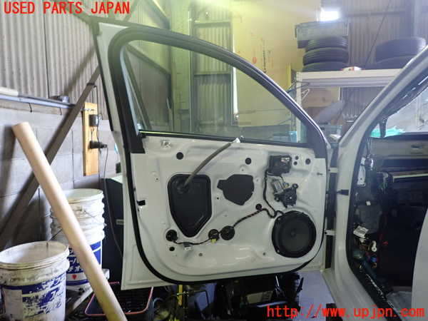 1UPJ-30051260]アウディ・A3 スポーツバック(8VCXS)左前ドア SEKURIT M24100 中古_m0005.jpg