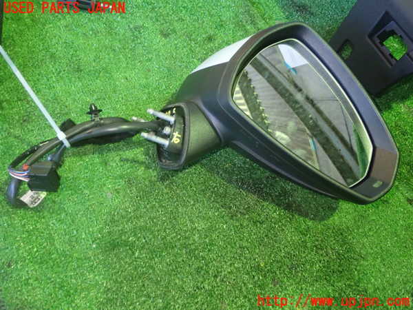 1UPJ-30051210]アウディ・A3 スポーツバック(8VCXS)右ドアミラー 中古_m0003.jpg