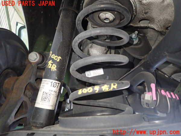 1UPJ-30055105]アウディ・A3 スポーツバック(8VCXS)左リアスプリング 中古_m0001.jpg