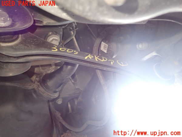 1UPJ-30055200]アウディ・A3 スポーツバック(8VCXS)右リアロアアーム1 中古_m0001.jpg