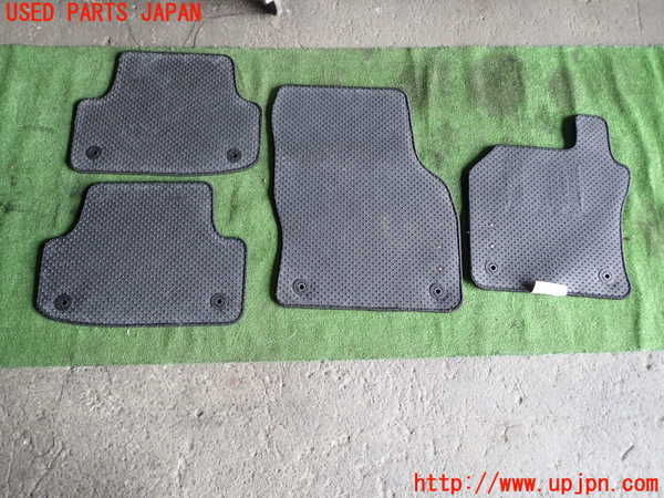 1UPJ-30057800]アウディ・A3 スポーツバック(8VCXS)フロアマット 中古_m0005.jpg