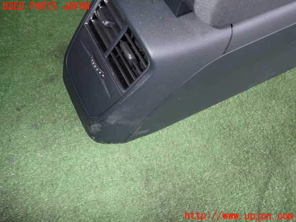 1UPJ-30057540]アウディ・A3 スポーツバック(8VCXS)センターコンソール 中古_m0003.jpg
