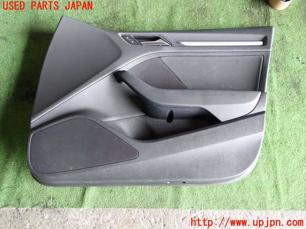 1UPJ-30051234]アウディ・A3 スポーツバック(8VCXS)右前ドア内張り 中古_m0001.jpg