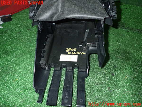 1UPJ-30057905]アウディ・A3 スポーツバック(8VCXS)コラムカバー 中古_m0005.jpg