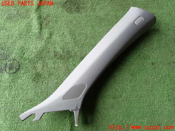 1UPJ-30057655]アウディ・A3 スポーツバック(8VCXS)右フロントピラートリム 中古_m0001.jpg