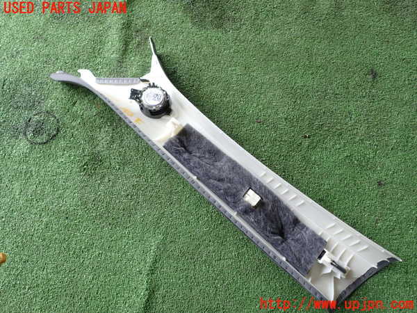 1UPJ-30057655]アウディ・A3 スポーツバック(8VCXS)右フロントピラートリム 中古_m0003.jpg