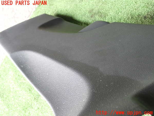 1UPJ-30057670]アウディ・A3 スポーツバック(8VCXS)左センターピラートリム 中古_m0003.jpg