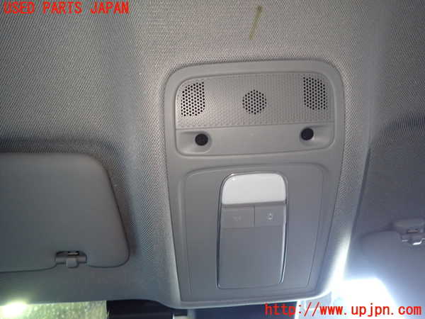 1UPJ-30056411]アウディ・A3 スポーツバック(8VCXS)ルームランプ1 (1列目) 中古_m0001.jpg