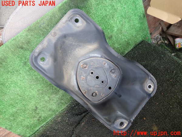 5UPJ-30061700]ランクルプラド(KDJ95W)スペアタイヤキャリア 中古_m0002.jpg