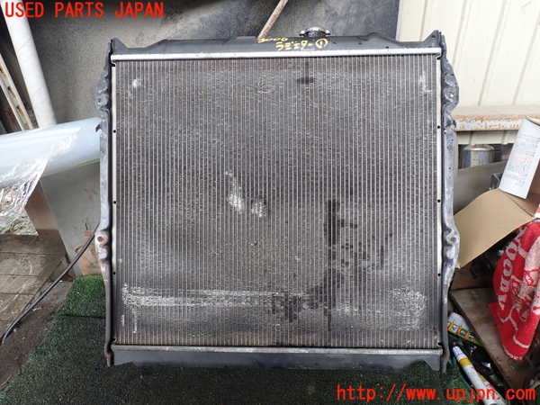 5UPJ-30062321]ランクルプラド(KDJ95W)ラジエーター1 中古_m0001.jpg