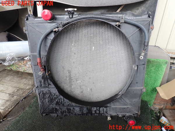 5UPJ-30062321]ランクルプラド(KDJ95W)ラジエーター1 中古_m0004.jpg