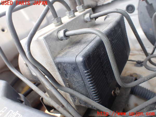 5UPJ-30064040]ランクルプラド(KDJ95W)ABSアクチュエーター 中古_m0002.jpg