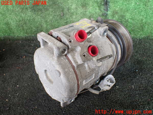 5UPJ-30066025]ランクルプラド(KDJ95W)エアコンコンプレッサー 中古_m0002.jpg