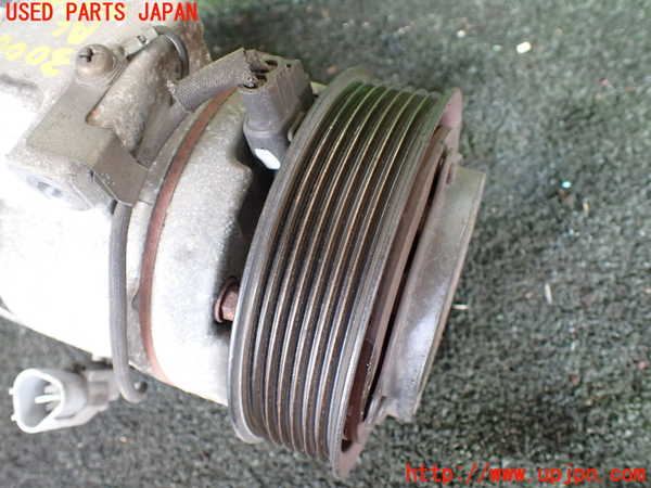 5UPJ-30066025]ランクルプラド(KDJ95W)エアコンコンプレッサー 中古_m0003.jpg