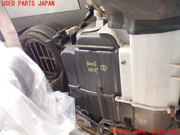 5UPJ-30066082]ランクルプラド(KDJ95W)エバポレーター2 中古_m0001.jpg