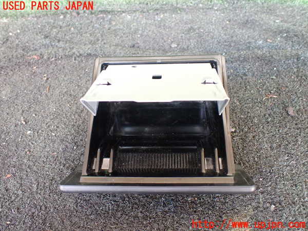1UPJ-30067821]ランクルプラド(KDJ95W)灰皿1 中古_m0002.jpg