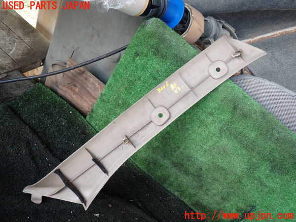 1UPJ-30067660]ランクルプラド(KDJ95W)左フロントピラートリム 中古_m0003.jpg