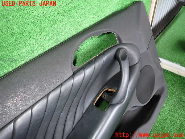 2UPJ-30071264]アルファロメオ・147 GTA(937AXL)左ドア内張り 中古_m0002.jpg
