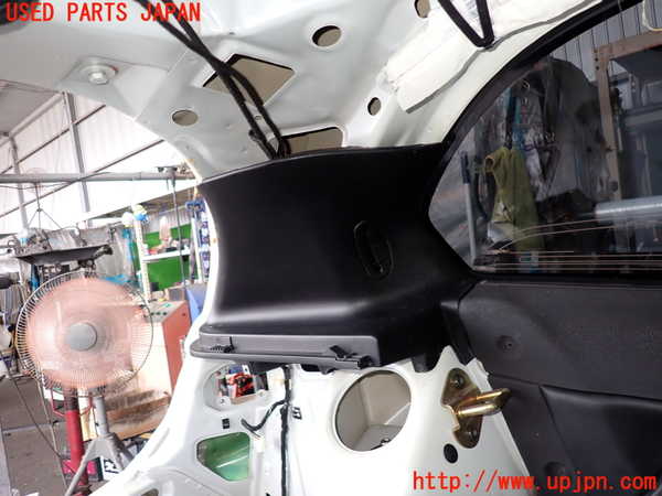 5UPJ-30077680]アルファロメオ・147 GTA(937AXL)左リアピラートリム 中古_m0003.jpg