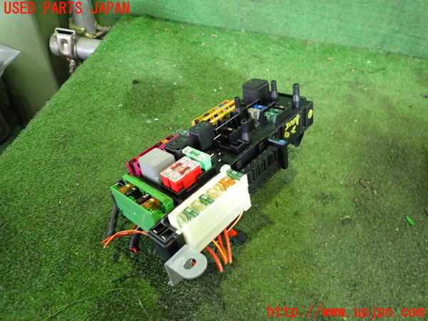 2UPJ-30086741]ベンツ SLC200(172434)(R172)ヒューズボックス1 中古_m0001.jpg