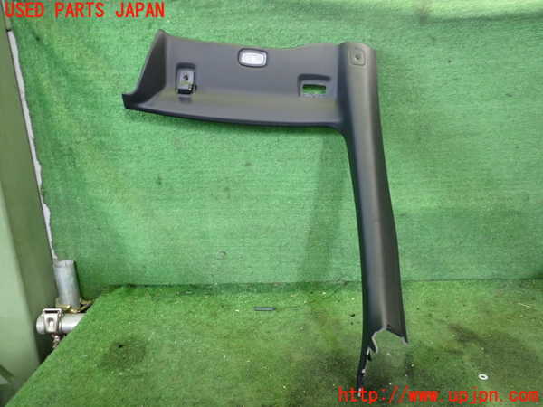 2UPJ-30087655]ベンツ SLC200(172434)(R172)右フロントピラートリム 中古_m0001.jpg