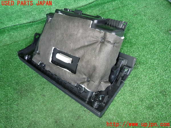 2UPJ-30107516]BMW ミニ(MINI)クーパーS クラブマン(LN20)グローブボックス1 中古 (F54)_m0002.jpg