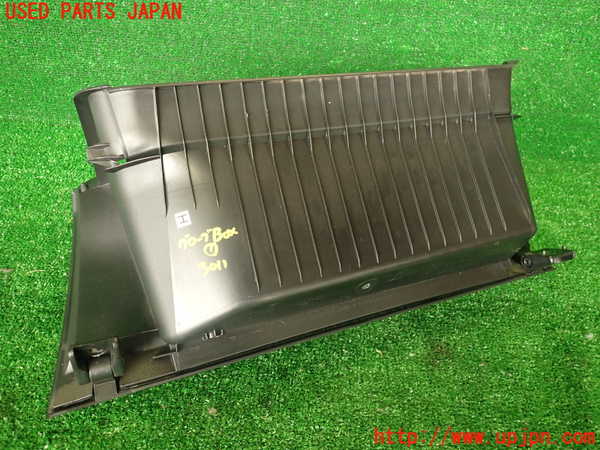 2UPJ-30117516]シビック タイプR(FD2)グローブボックス1 中古_m0005.jpg