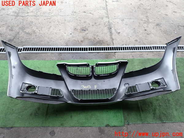 2UPJ-30121010]BMW 325i(VB25)(E90)フロントバンパー 中古_m0005.jpg