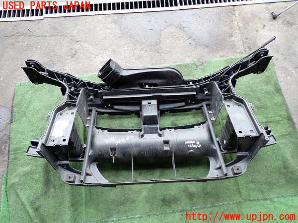 2UPJ-30121041]BMW 325i(VB25)(E90)コアサポート 中古_m0004.jpg
