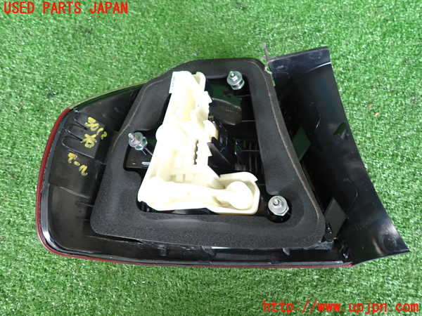 2UPJ-30121530]BMW 325i(VB25)(E90)右テールランプ 中古_m0003.jpg