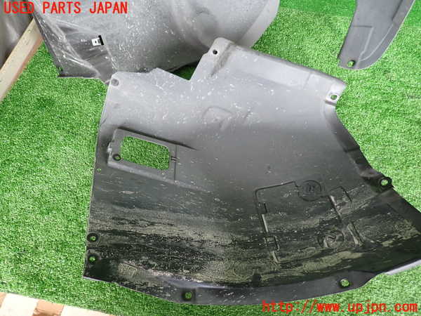 2UPJ-30121090]BMW 325i(VB25)(E90)右前フェンダーライナー 中古_m0004.jpg