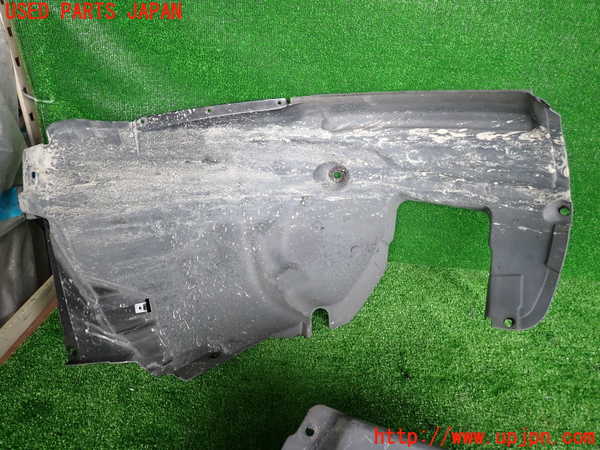 2UPJ-30121090]BMW 325i(VB25)(E90)右前フェンダーライナー 中古_m0005.jpg