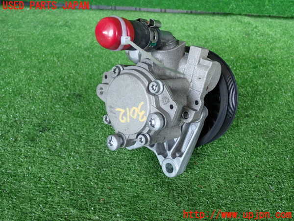 2UPJ-30124250]BMW 325i(VB25)(E90)パワステポンプ 中古_m0002.jpg