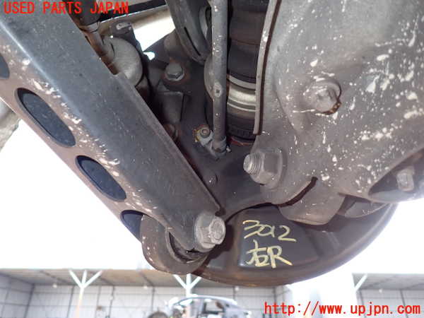 2UPJ-30124300]BMW 325i(VB25)(E90)右リアナックルハブ 中古_m0002.jpg